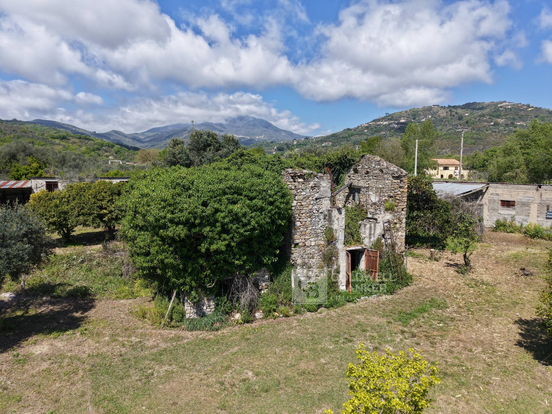 Rustico/Casale/Corte in vendita a Casal Velino