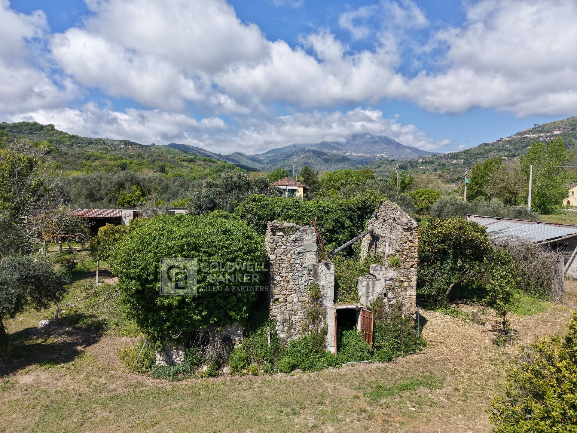 Rustico/Casale/Corte in vendita a Casal Velino