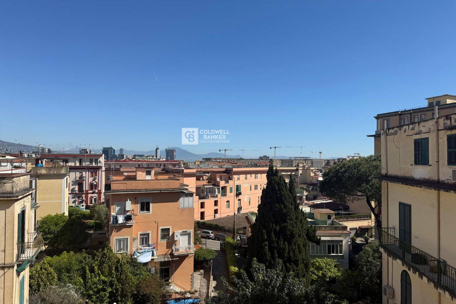 Appartamento in vendita a Napoli, San Carlo Arena