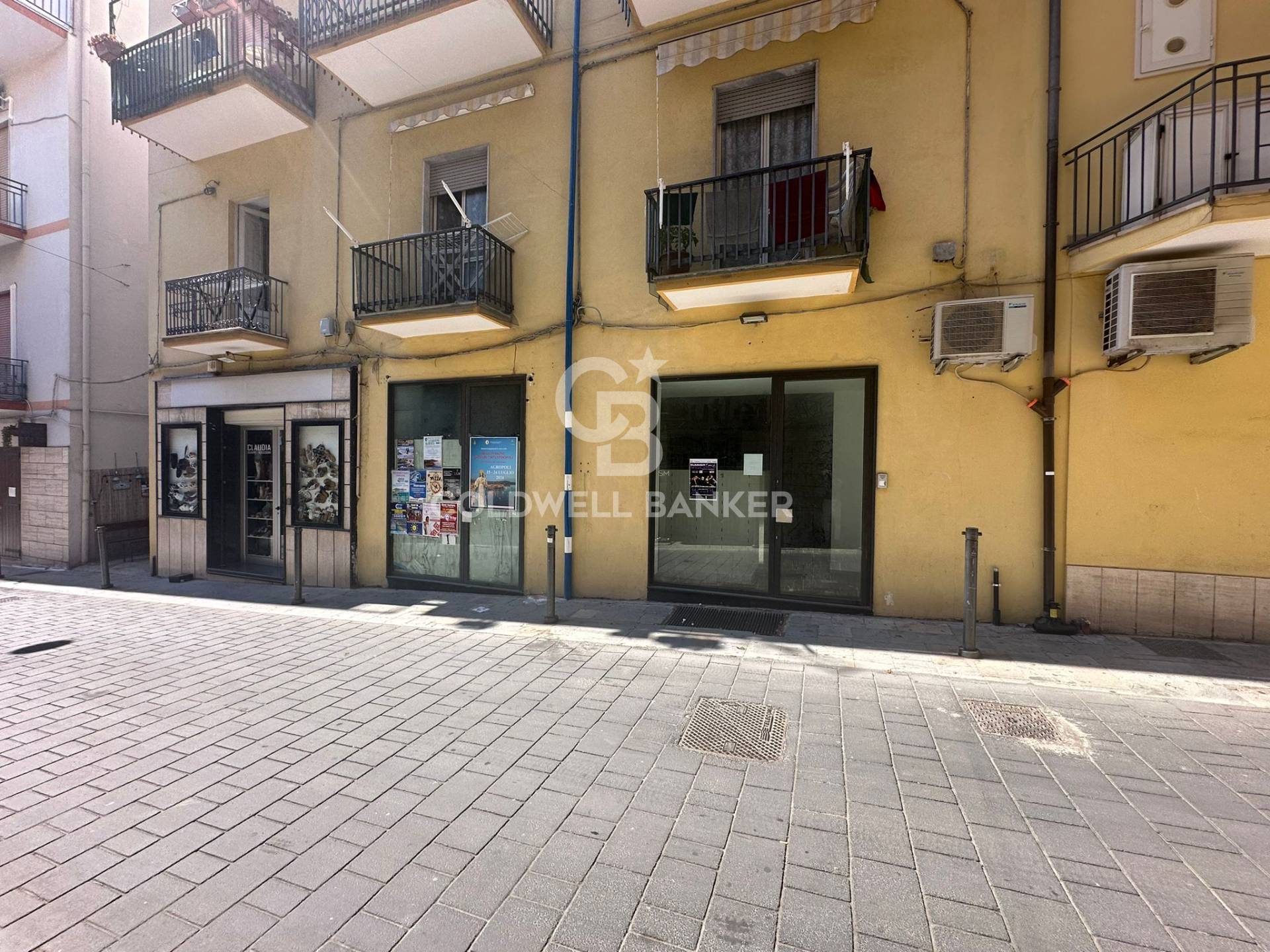 Locale commerciale in vendita a Agropoli