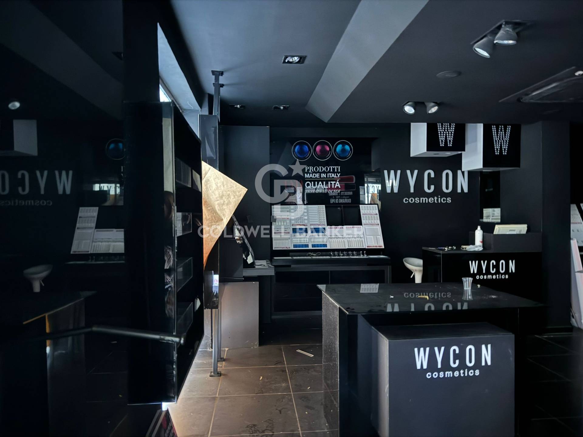 Locale commerciale in vendita a Agropoli