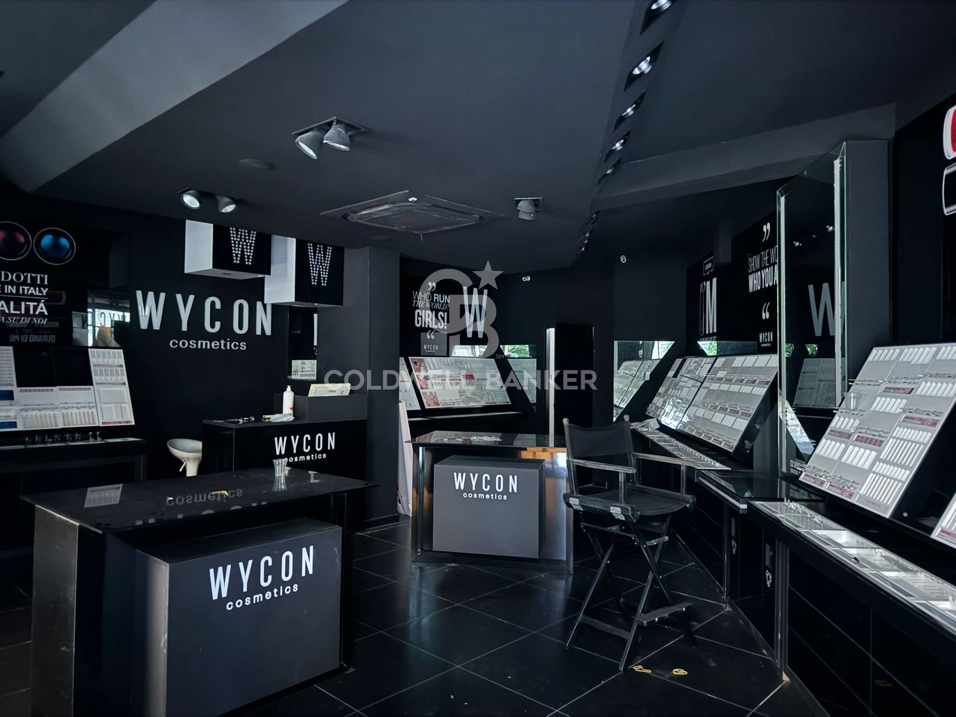 Locale commerciale in vendita a Agropoli