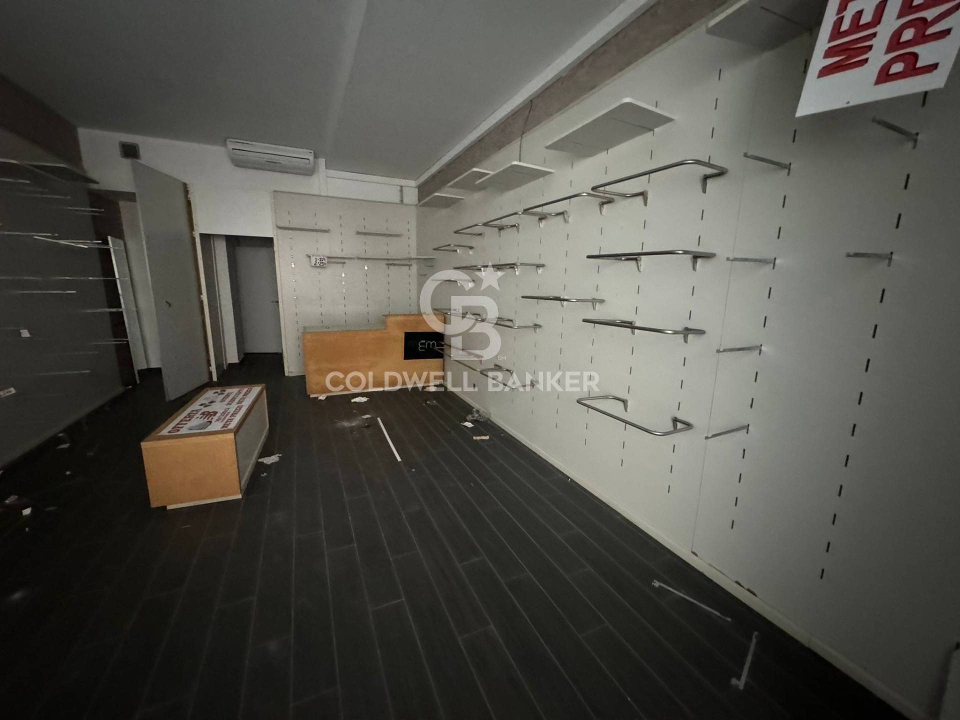 Locale commerciale in vendita a Agropoli