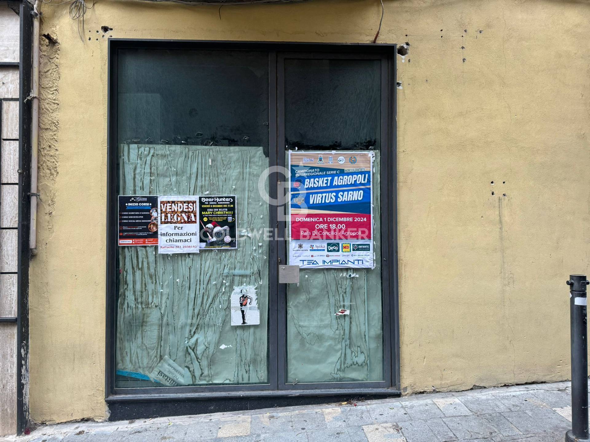 Locale commerciale in vendita a Agropoli