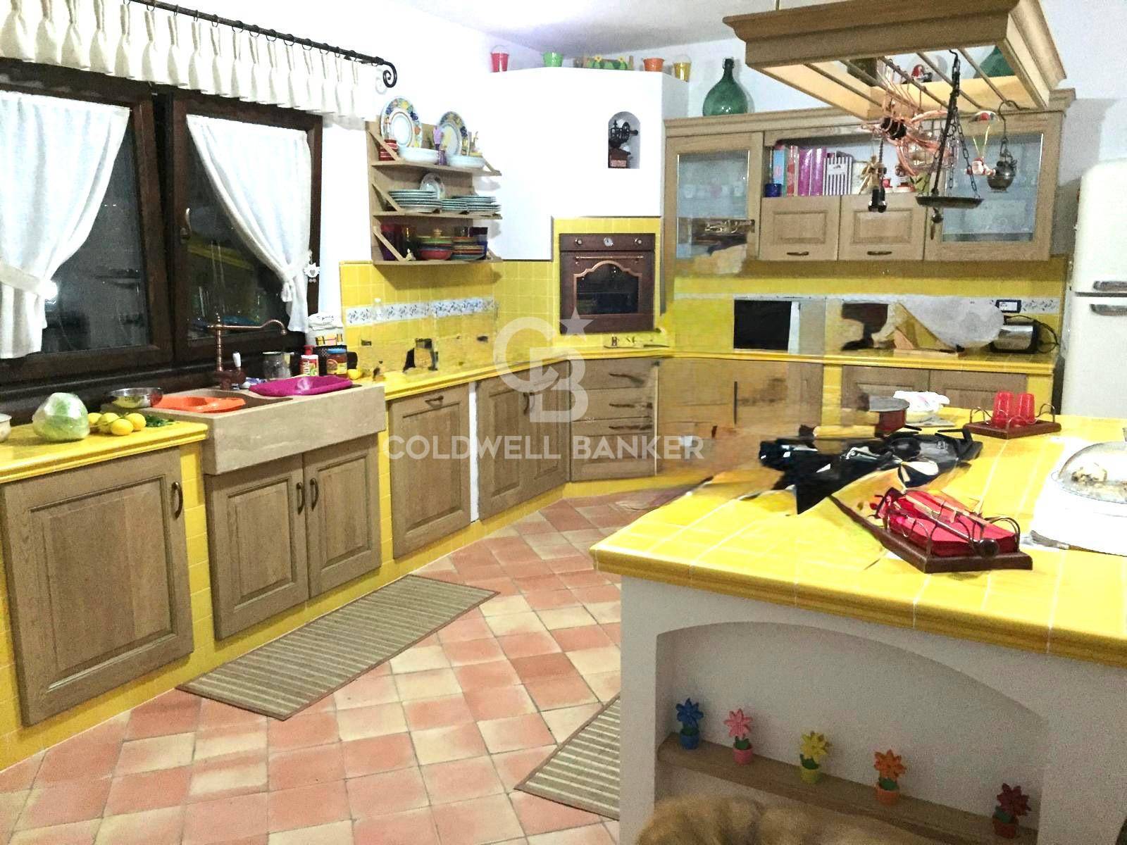 Villa in vendita a Serramezzana