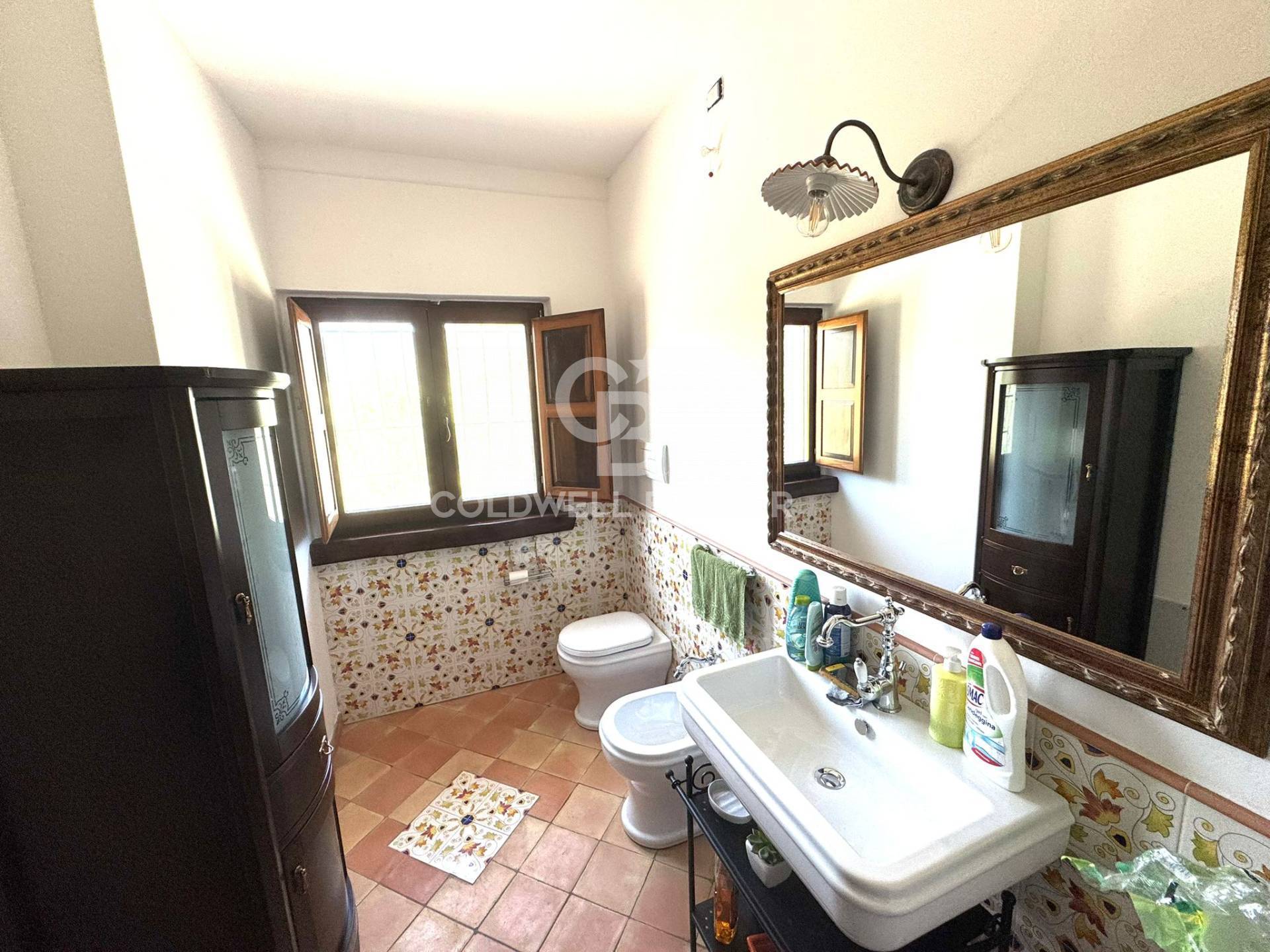 Villa in vendita a Serramezzana