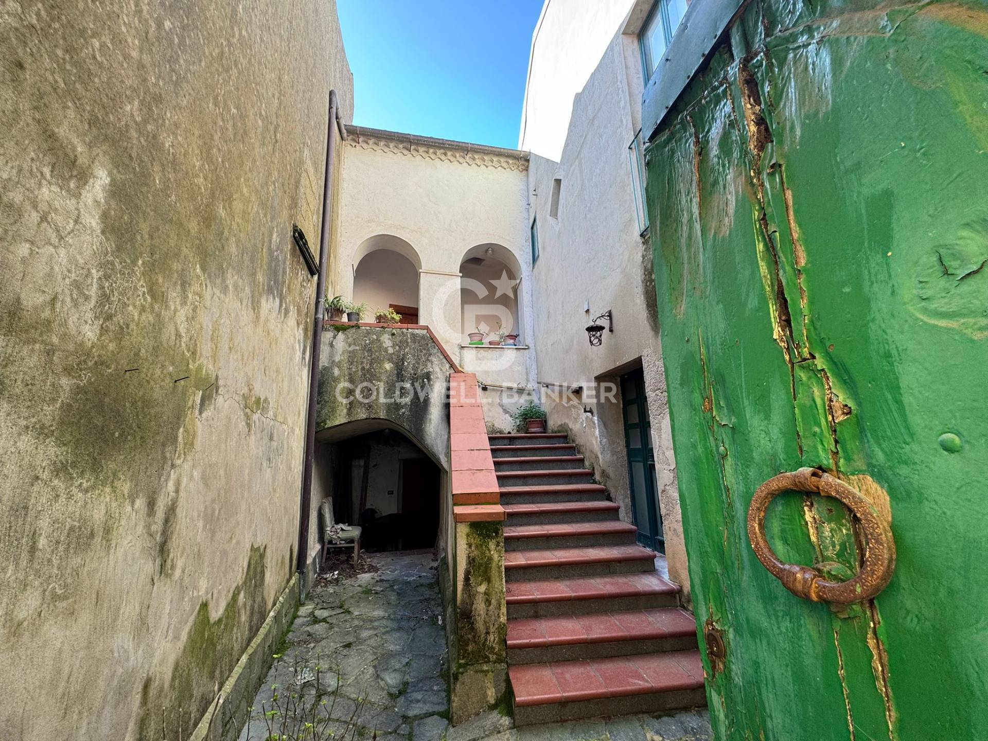 Casa semi indipendente in vendita a Lustra