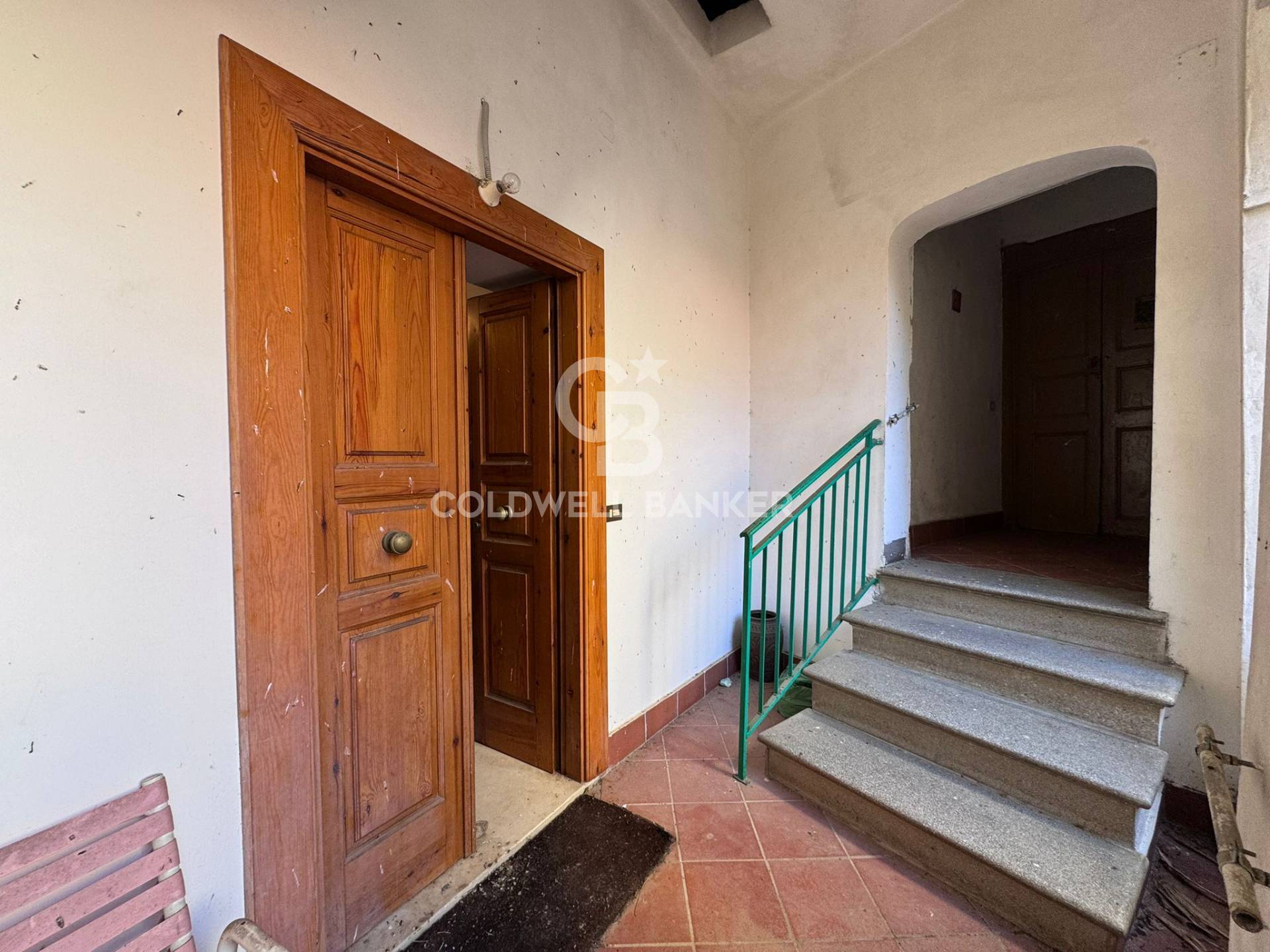 4 o pi locali in vendita a Lustra