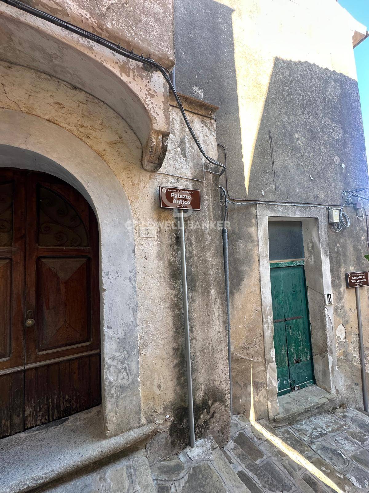 Palazzo in vendita a Castellabate