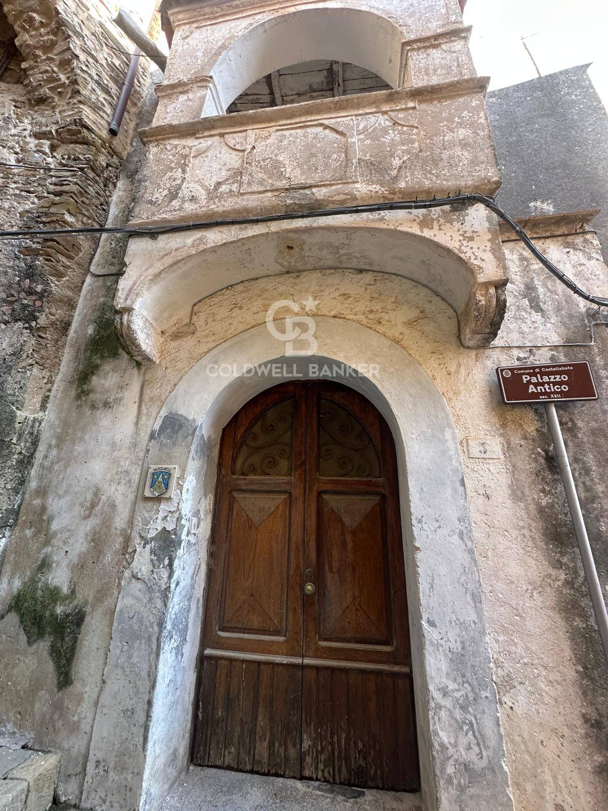 Palazzo in vendita a Castellabate