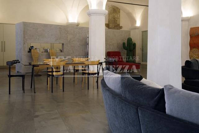 Appartamento con giardino, Pisa tribunale