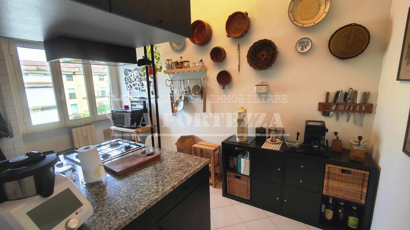 Attico con terrazzo, Pisa santa maria