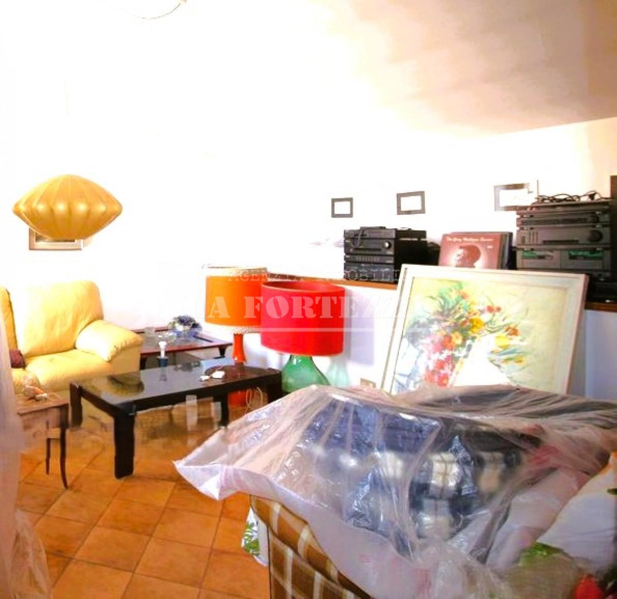 Villa con giardino, Pisa porta a mare