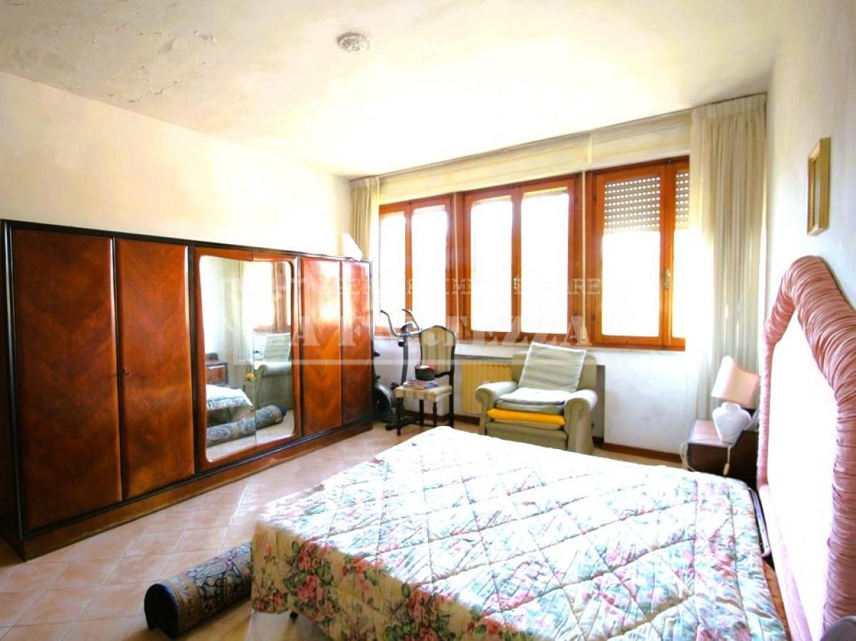 Villa con giardino, Pisa porta a mare