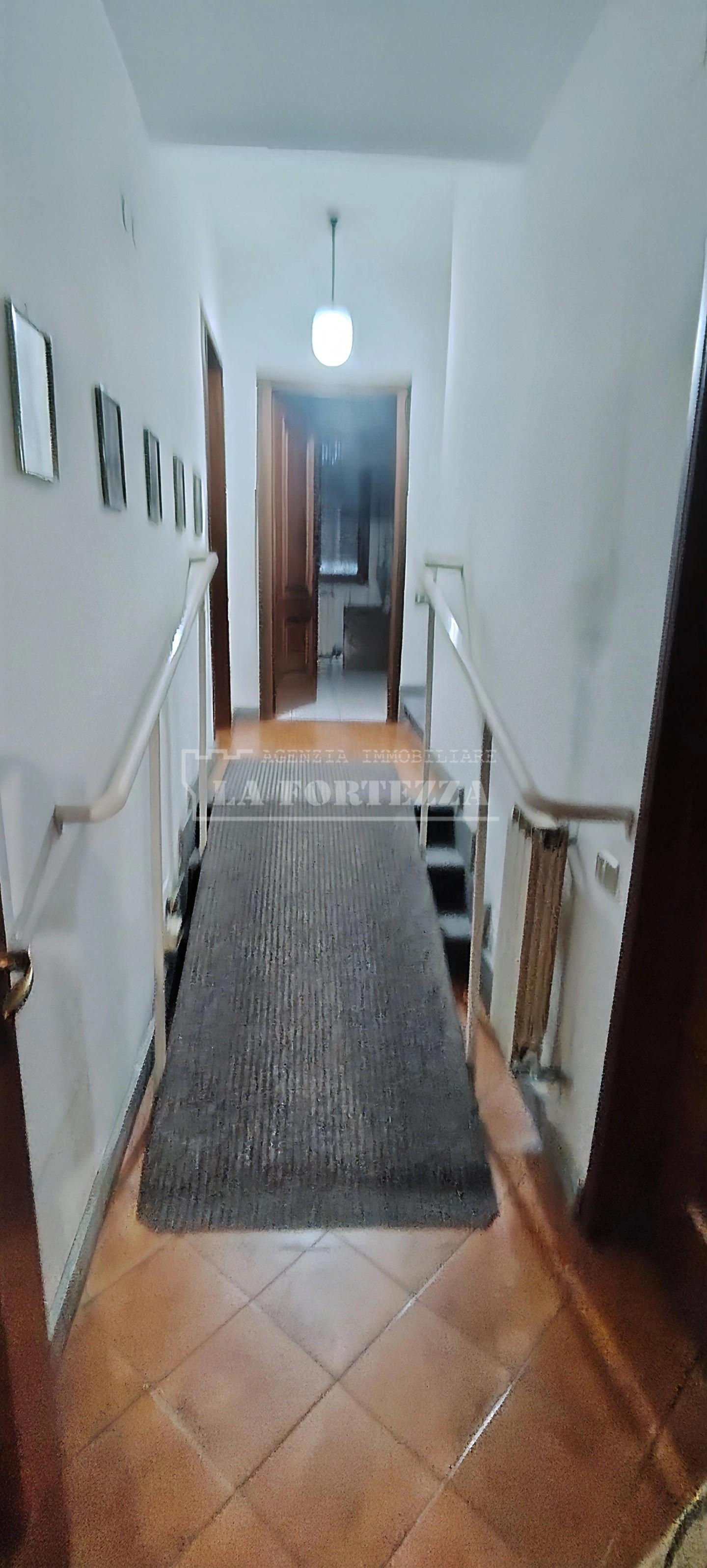 Villa con giardino, Pisa porta a mare