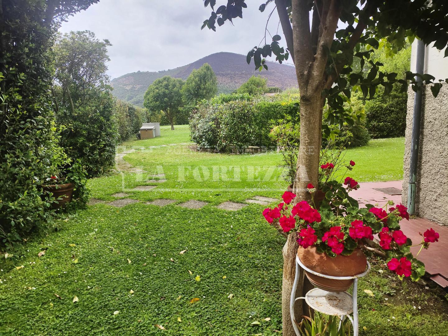 Villa con giardino, San Giuliano Terme asciano