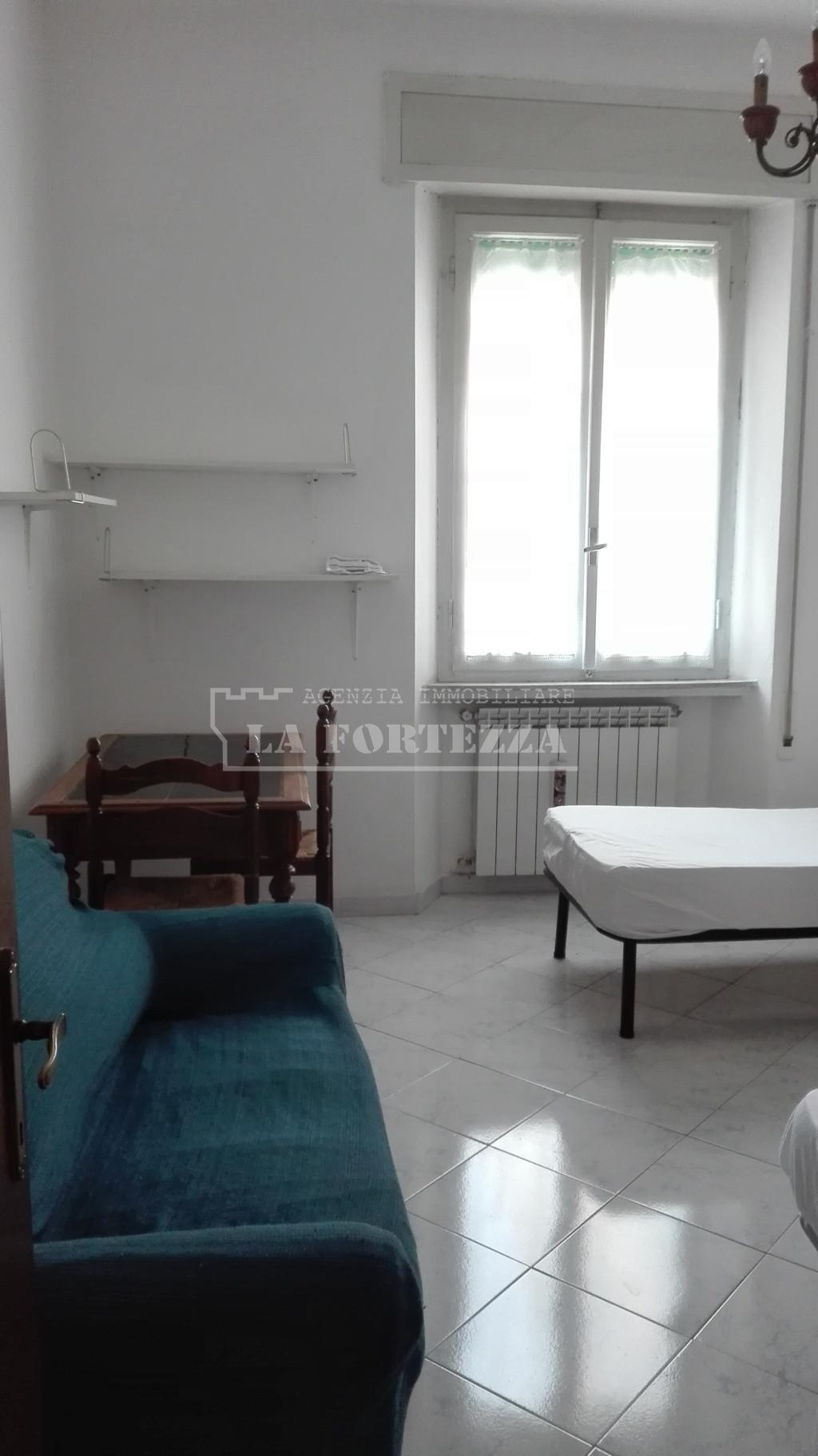 Trilocale arredato in affitto, Pisa centro storico