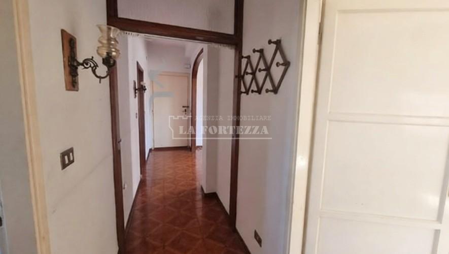Quadrilocale da ristrutturare a Cascina