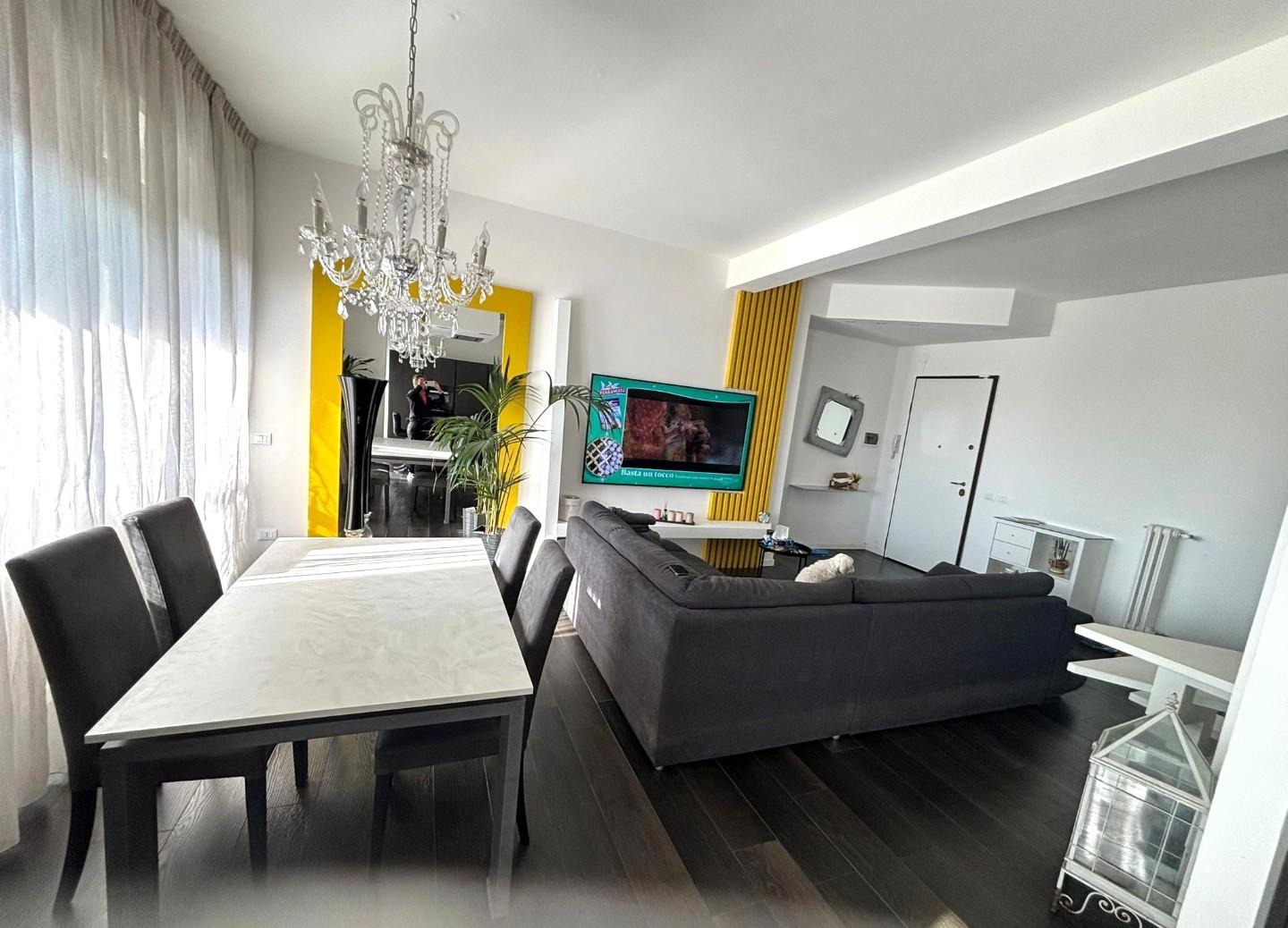 Attico con terrazzi, Pontedera centro