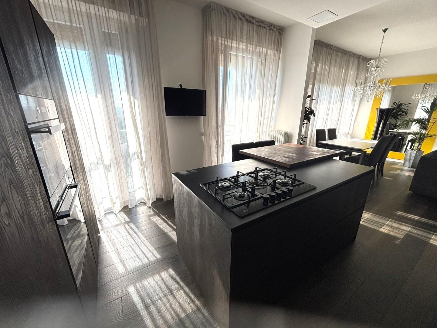 Attico con terrazzi, Pontedera centro