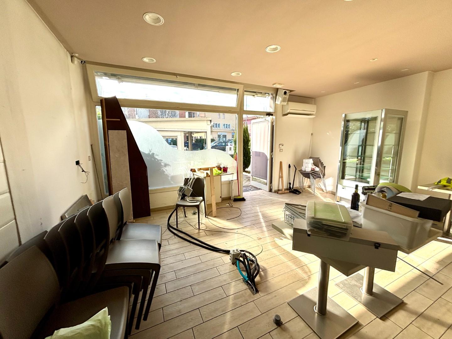 Negozio in affitto, Pontedera oltrera