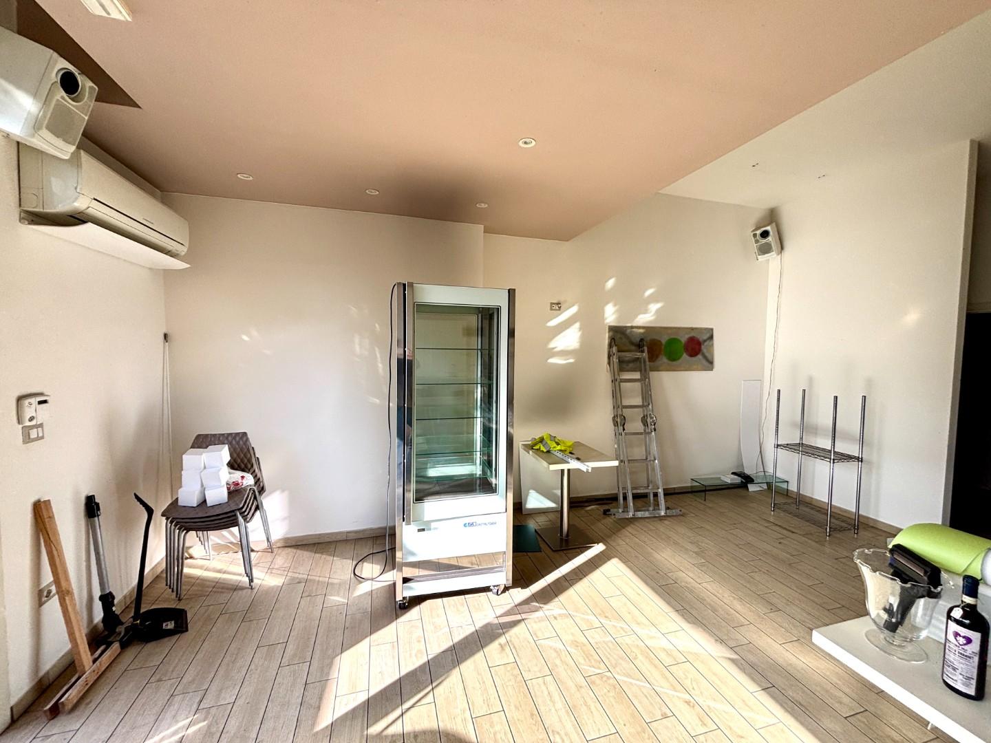 Negozio in affitto, Pontedera oltrera