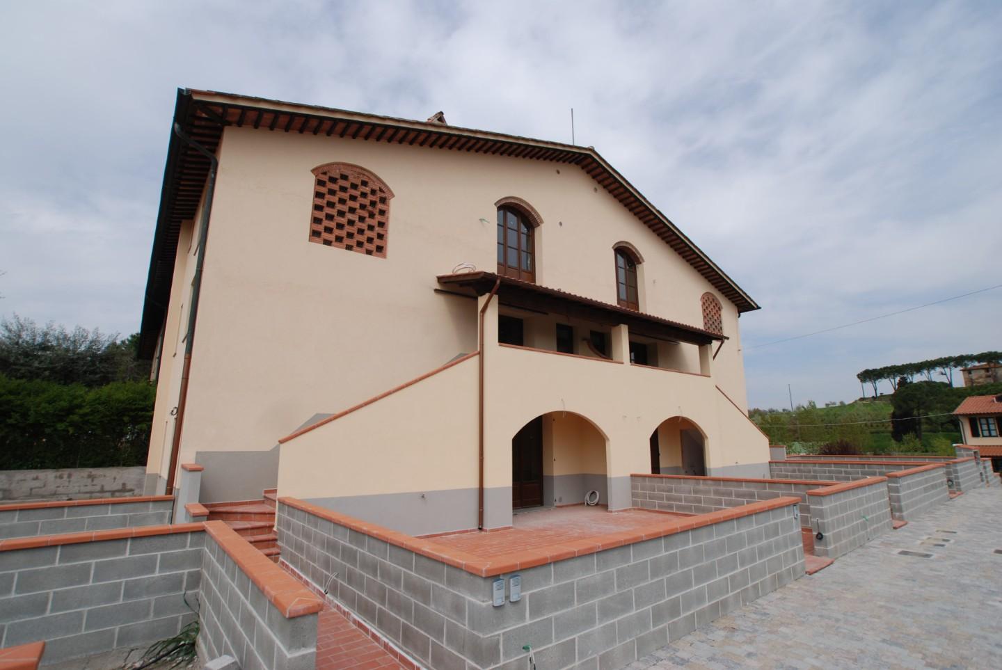 Attico con giardino, Calcinaia montecchio