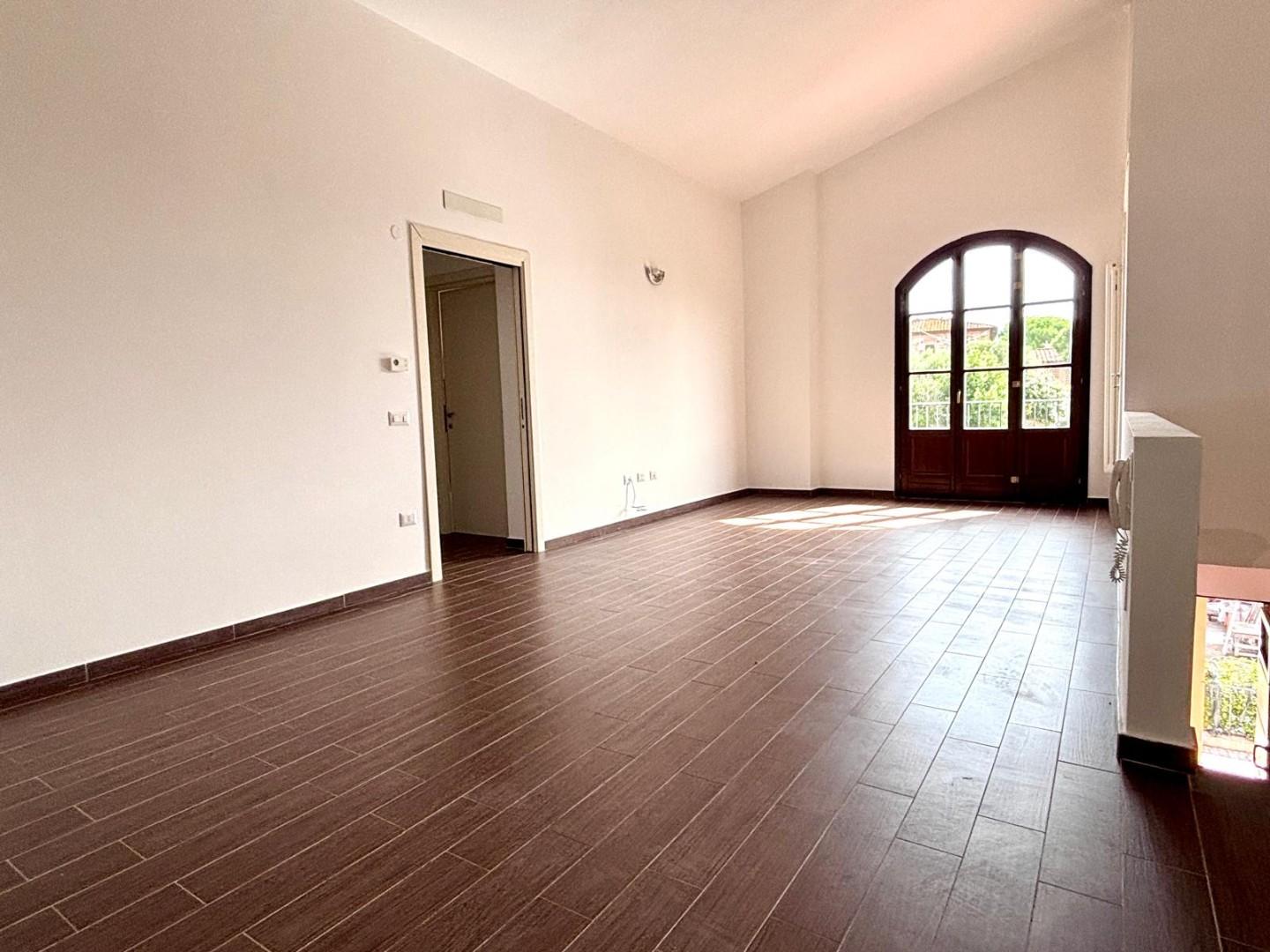 Attico con giardino, Calcinaia montecchio