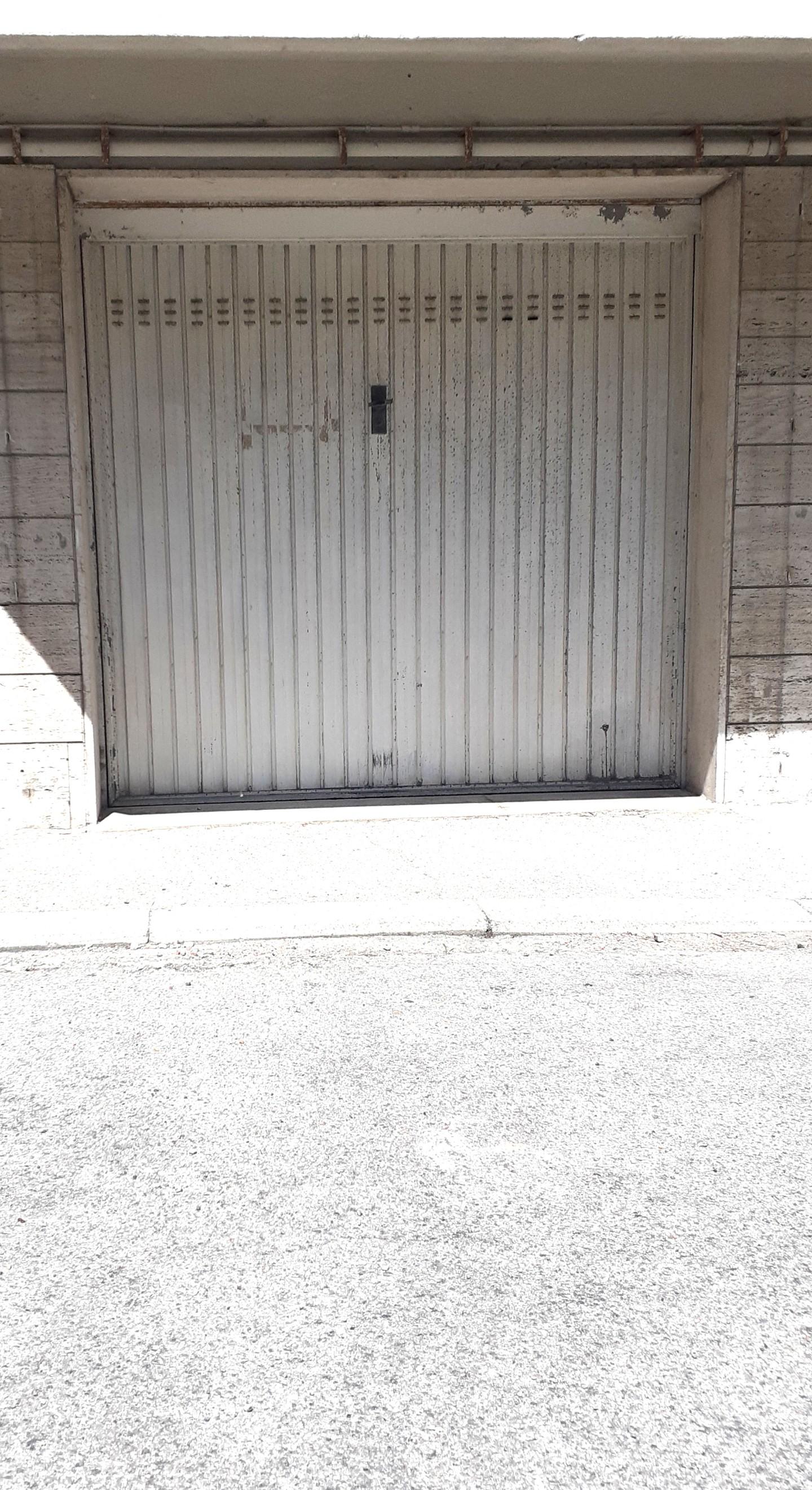 Box/Garage 25mq in affitto, Pontedera centro