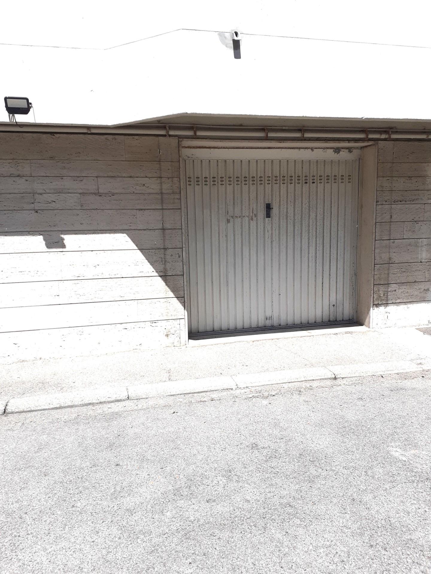 Box/Garage 25mq in affitto, Pontedera centro