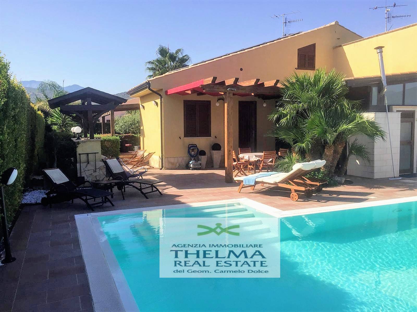 Villa in vendita a Campofelice di Roccella, Contrada Piana Calzata