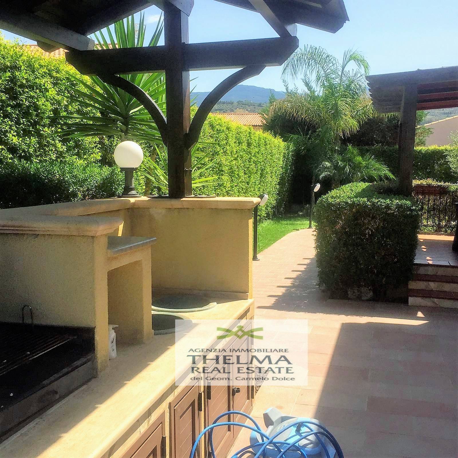 Villa in vendita a Campofelice di Roccella, Contrada Piana Calzata