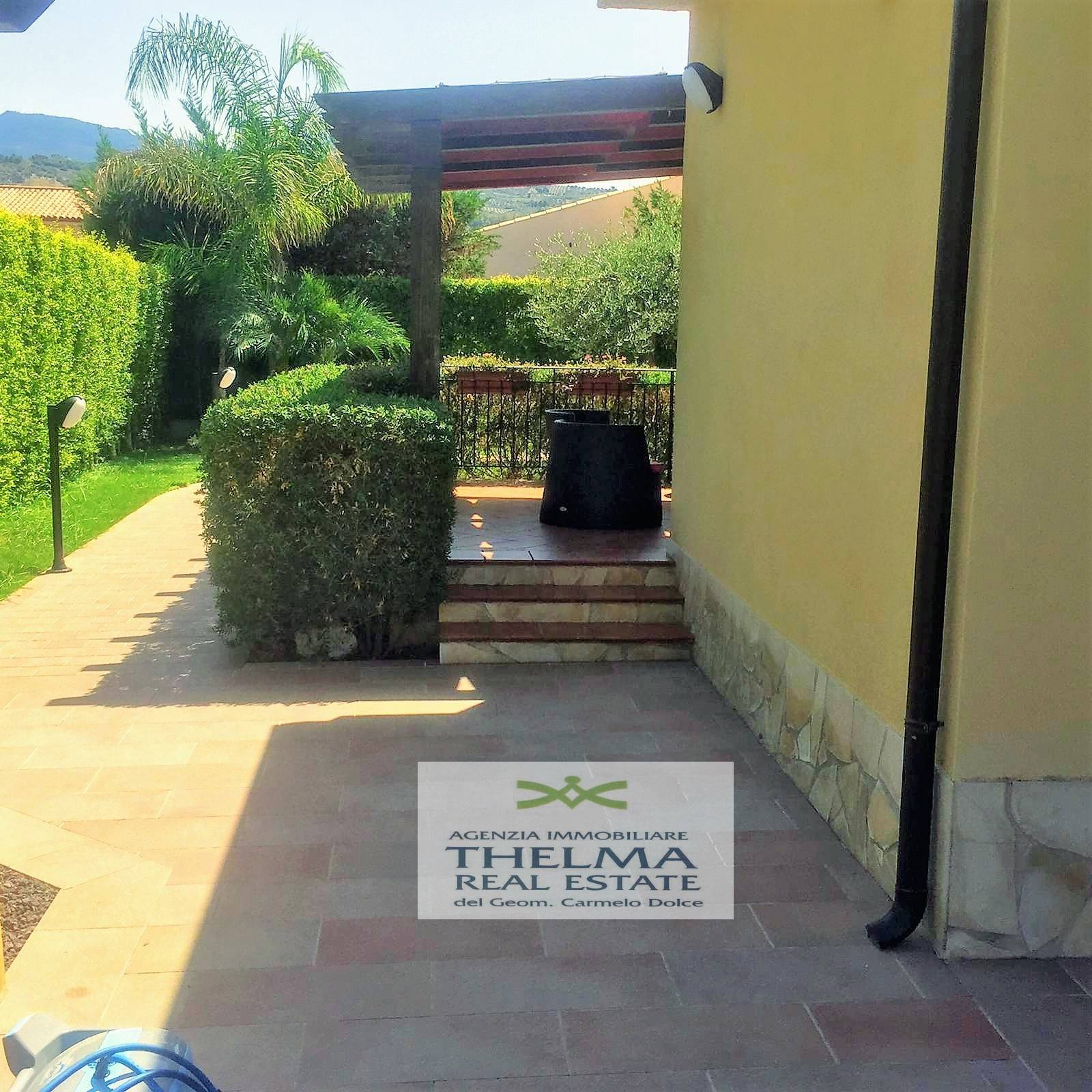 Villa in vendita a Campofelice di Roccella, Contrada Piana Calzata