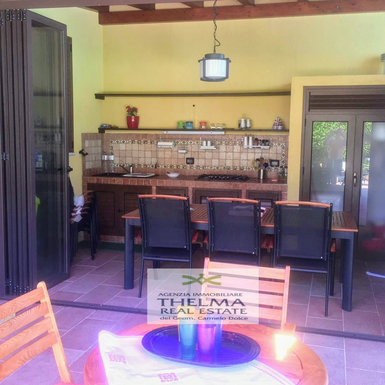 Villa in vendita a Campofelice di Roccella, Contrada Piana Calzata