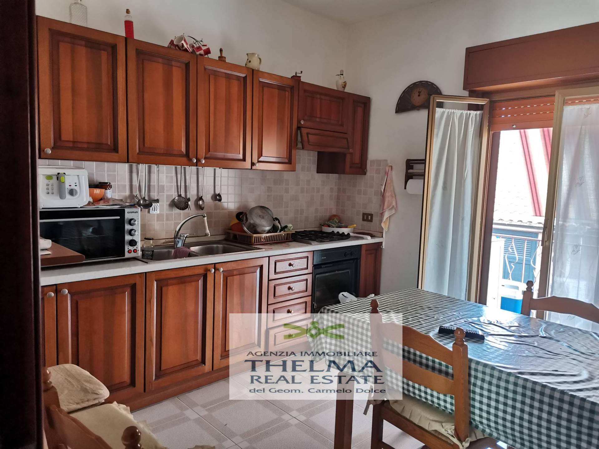 Appartamento in vendita a Campofelice di Roccella