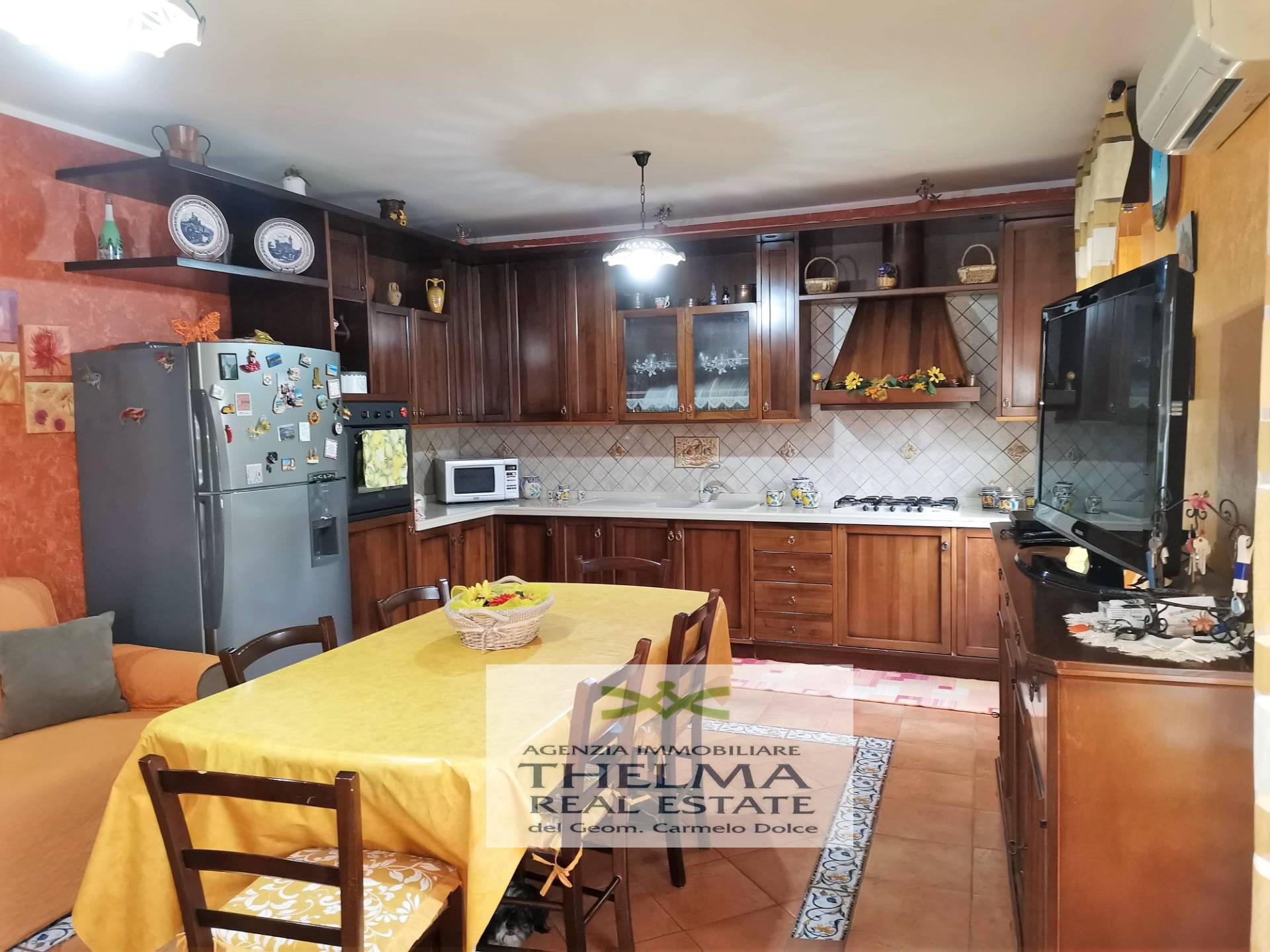 Appartamento in vendita a Campofelice di Roccella