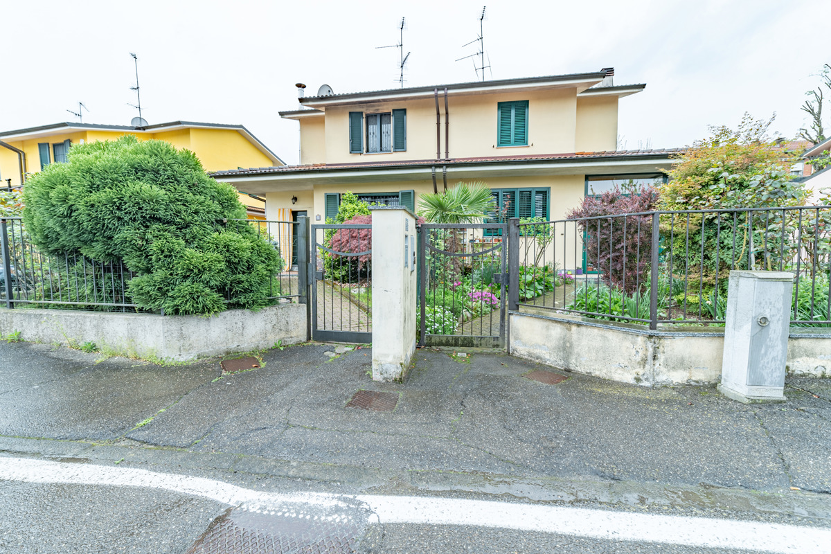 Villa Bifamiliare in vendita a Motta Visconti