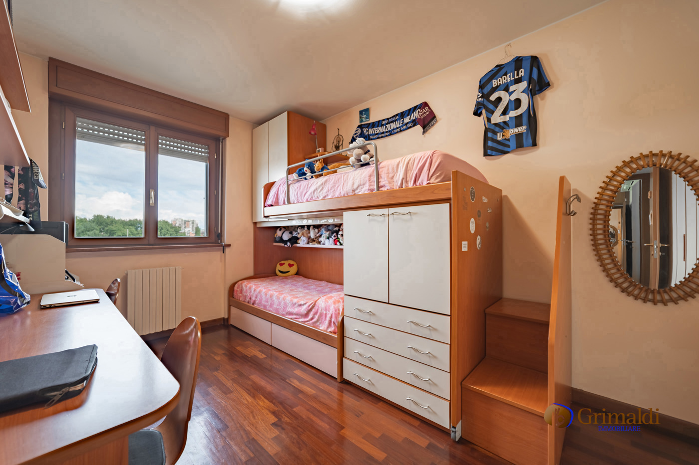 Trilocale con box a Milano