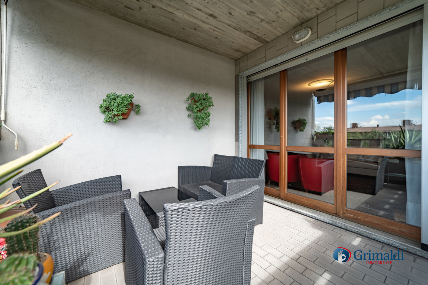 Trilocale con box a Milano