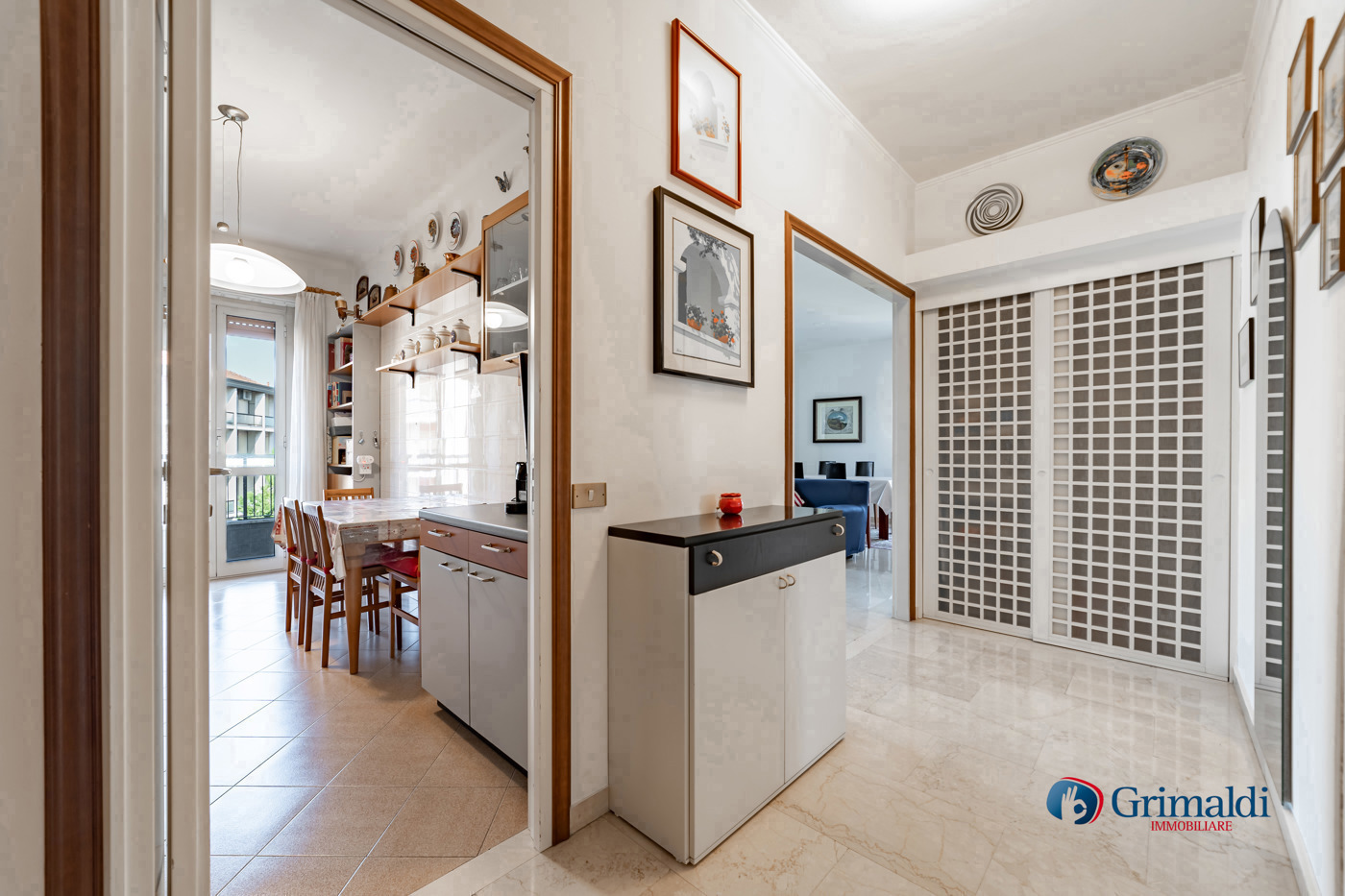 Quadrilocale con box a Milano