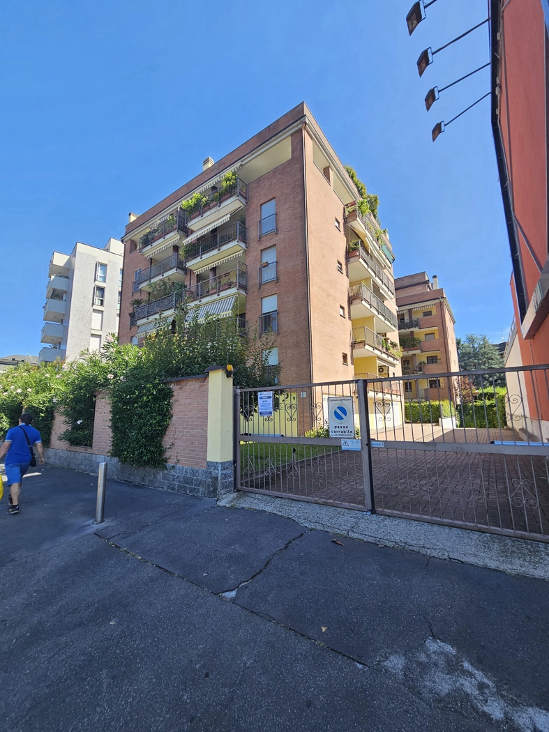 Box/Garage 33mq in vendita a Milano