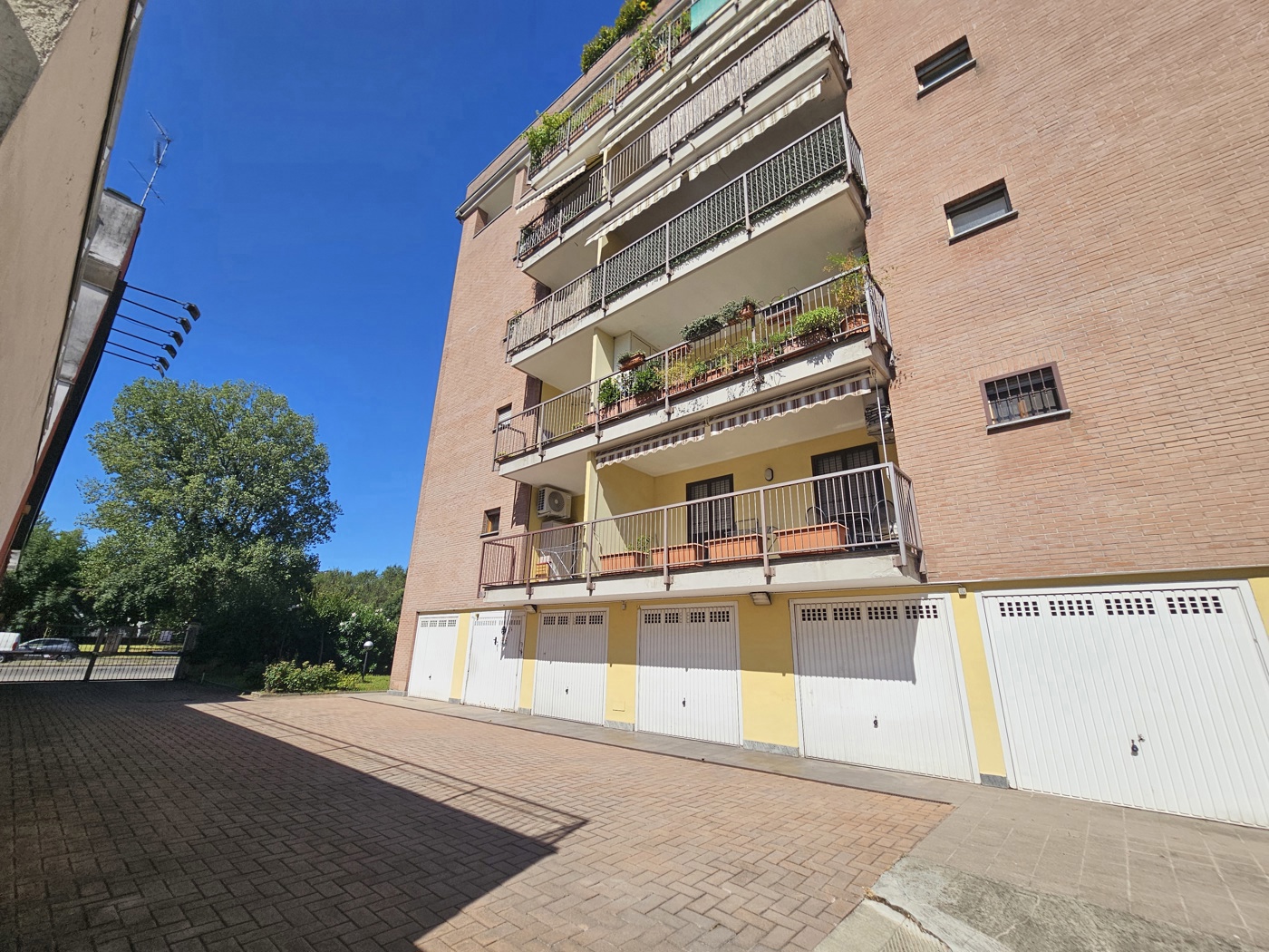 Box/Garage 33mq in vendita a Milano