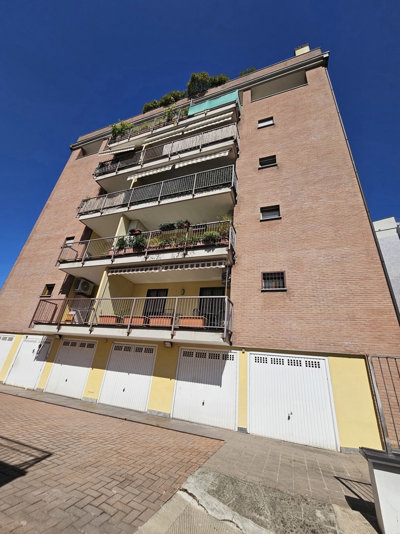 Box/Garage 33mq in vendita a Milano