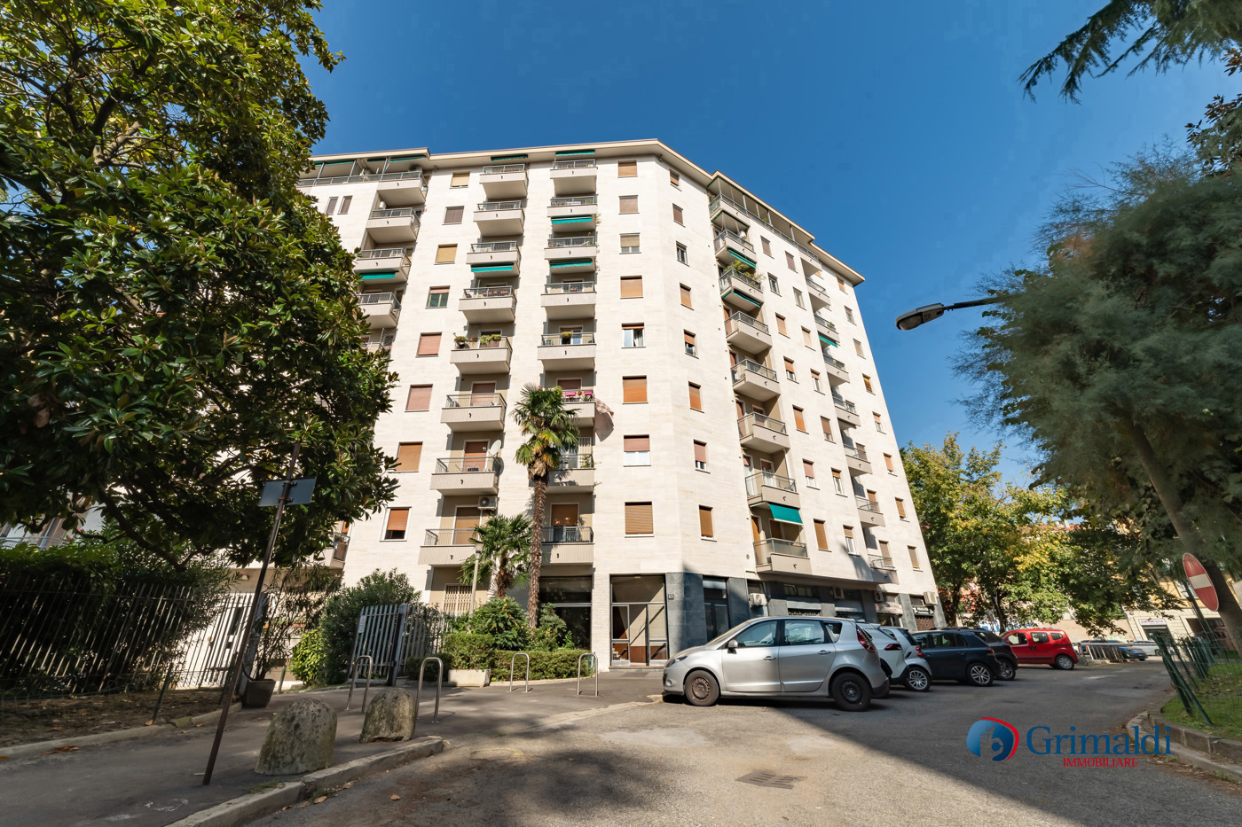 Appartamento con box a Milano