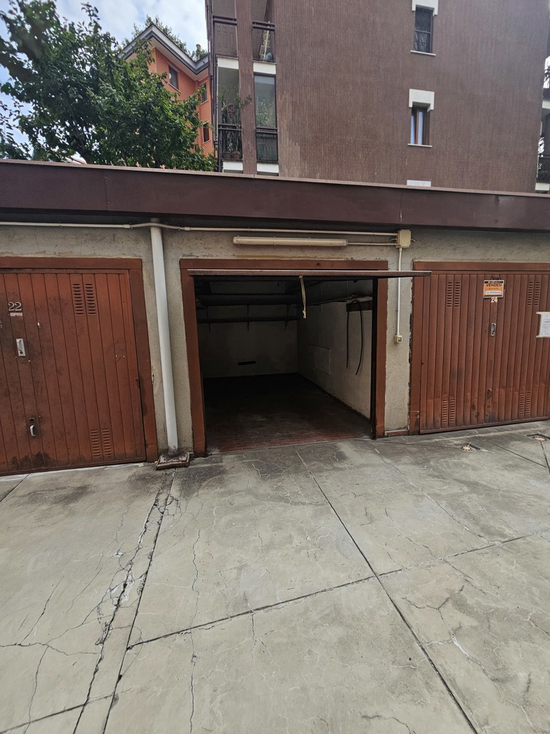 Box/Garage 16mq in vendita a Milano
