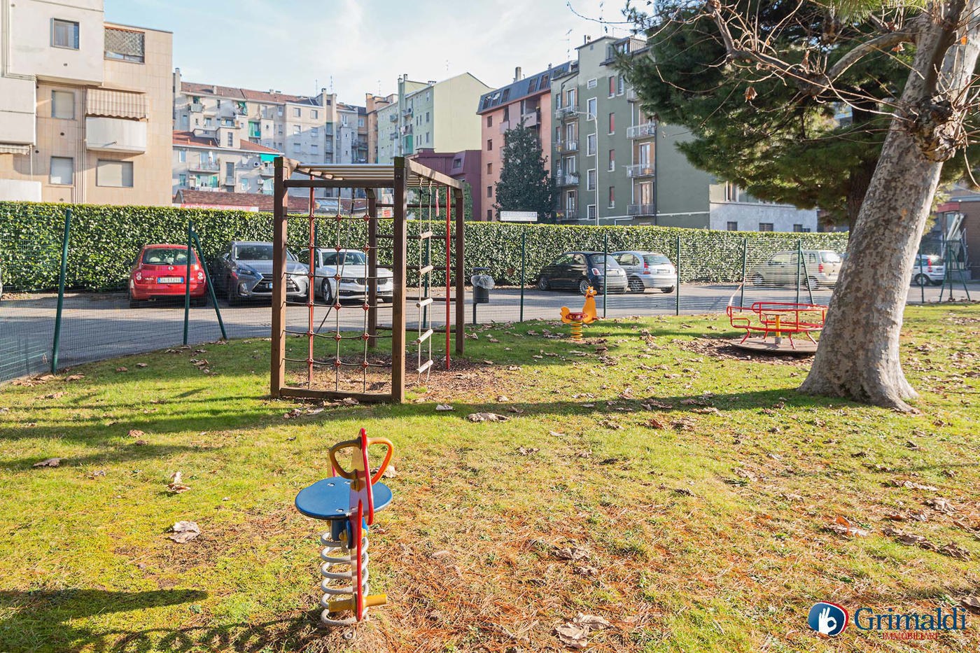 Attico con box a Milano