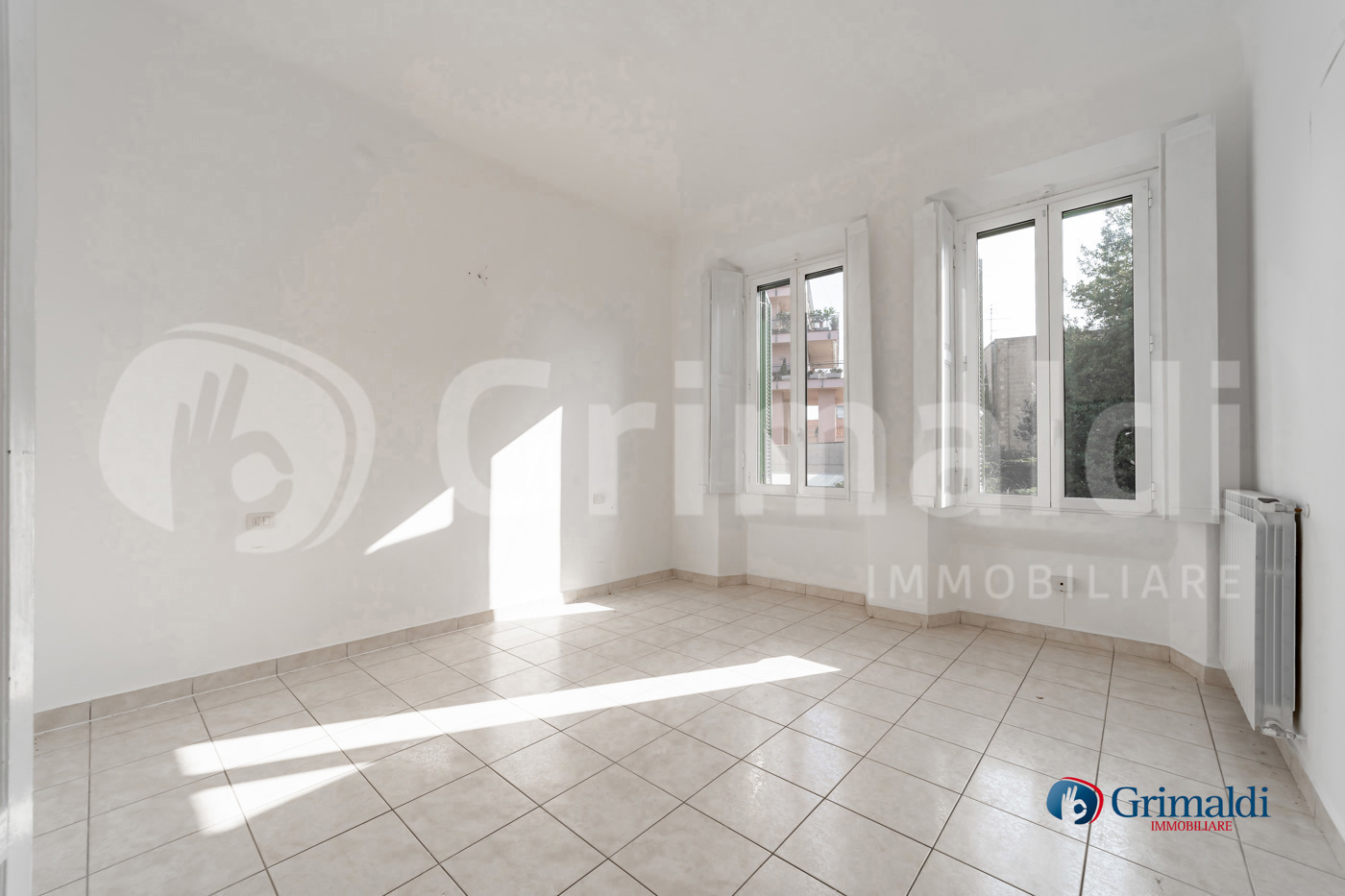 Stabile/Palazzo con giardino a Saronno