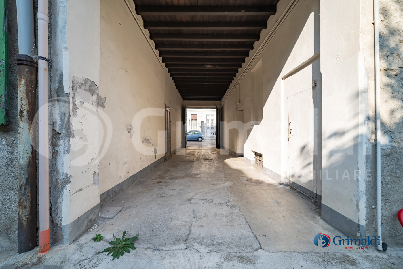 Stabile/Palazzo con giardino a Saronno