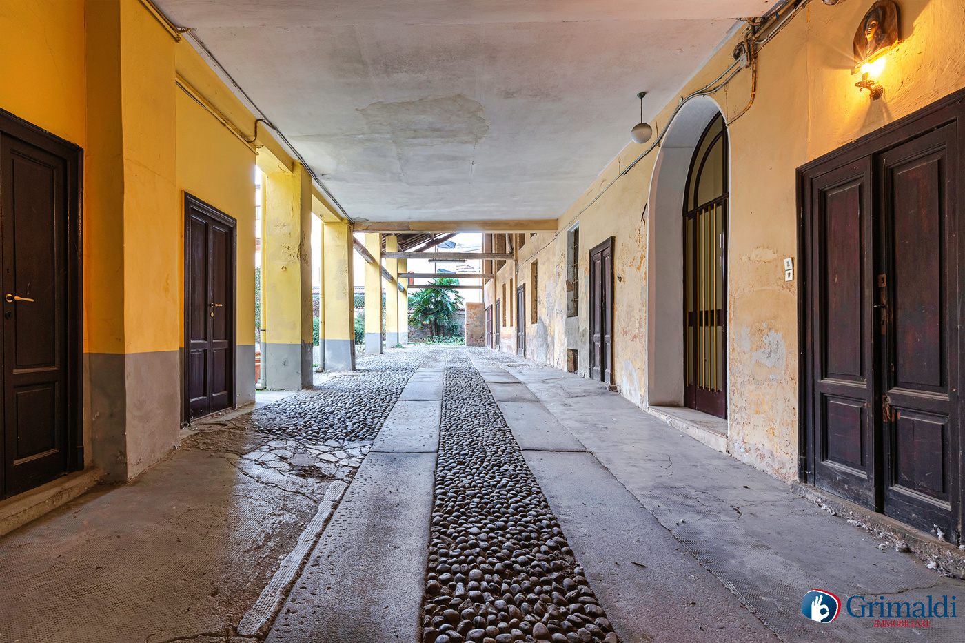 Stabile/Palazzo in vendita a Rovello Porro