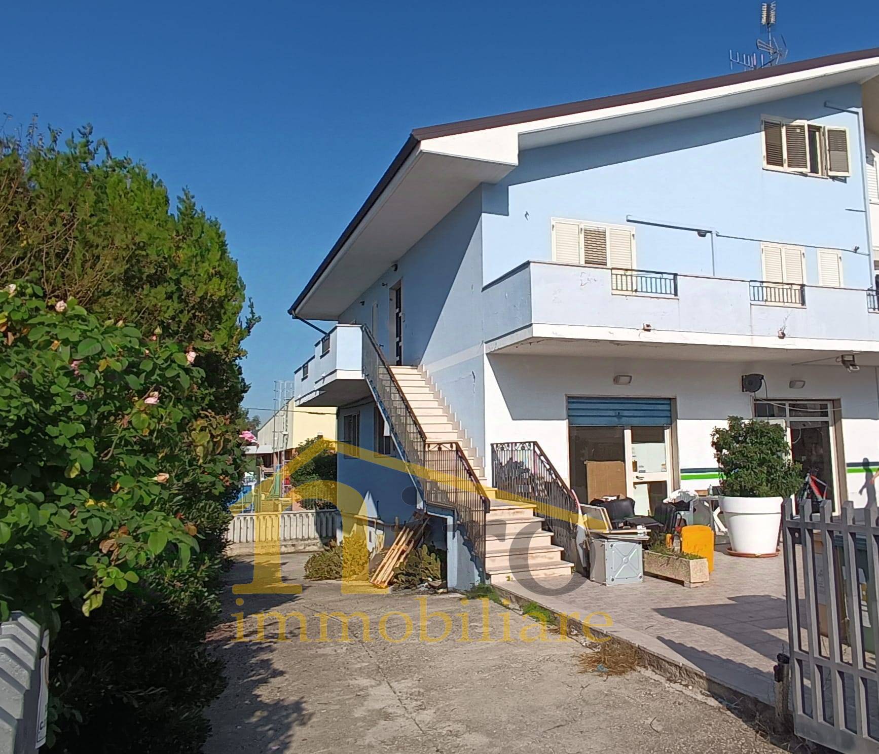 Casa indipendente con terrazzo a Montesilvano